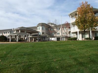 Holiday Redbud Hills in Bloomington, IN - Foto de edificio - Building Photo