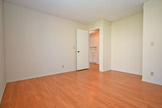 200 Powhattan Ct, Unit Crow Canyon Heights in Danville, CA - Foto de edificio - Building Photo