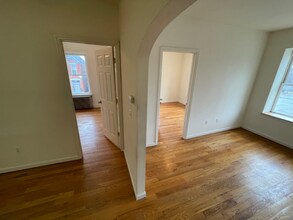 366 4th Ave-Unit -21 in Troy, NY - Building Photo - Building Photo