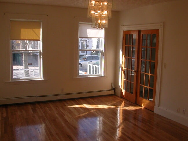 31 Seattle St, Unit 1 in Boston, MA - Building Photo - Building Photo