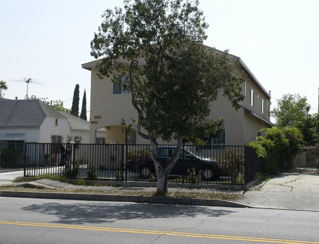 743 N Wilton Pl in Los Angeles, CA - Building Photo - Building Photo