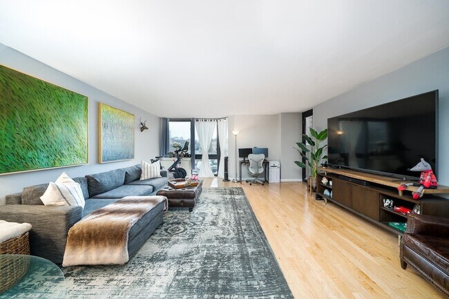 700 Grove St in Jersey City, NJ - Foto de edificio - Building Photo