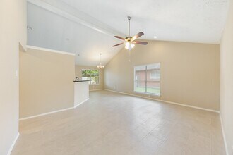 1911 Highcrest Dr in Missouri City, TX - Building Photo - Building Photo