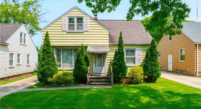 13583 Shady Oak Blvd in Garfield Heights, OH - Building Photo