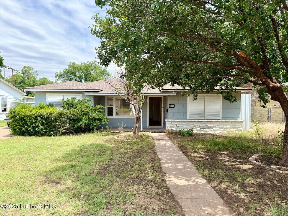 4316 31st St in Lubbock, TX - Building Photo