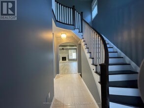 184 Ruhl Dr in Milton, ON - Building Photo - Building Photo