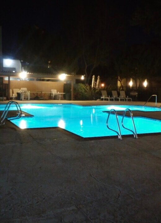 3701 Colonial Dr, Unit 228 in Modesto, CA - Foto de edificio