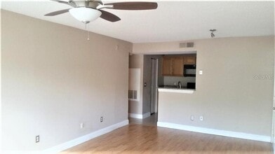 1049 S Hiawassee Rd in Orlando, FL - Building Photo - Building Photo