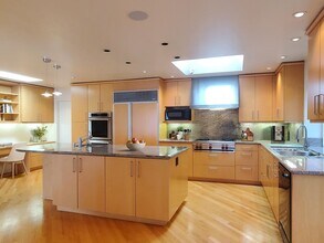 19354 Titus Ct, Unit C111 in Saratoga, CA - Building Photo - Building Photo