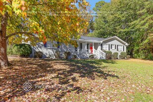 2865 Castle Dr SW in Lawrenceville, GA - Building Photo