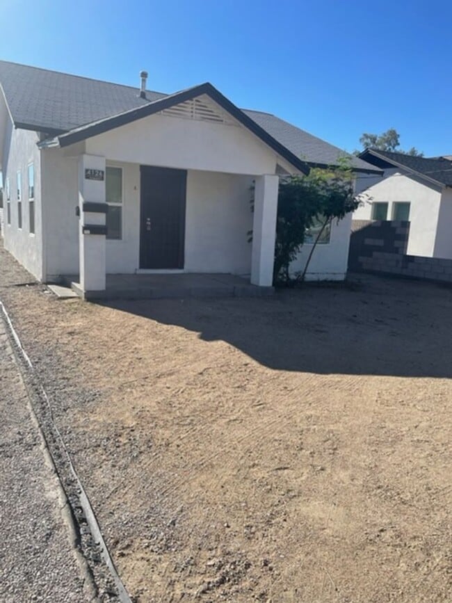 property at 4126 N Longview Ave