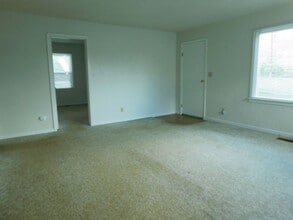 360 Madrona Ave S in Salem, OR - Building Photo - Building Photo