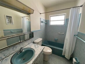 1300 N 17th Ave in Hollywood, FL - Building Photo - Building Photo
