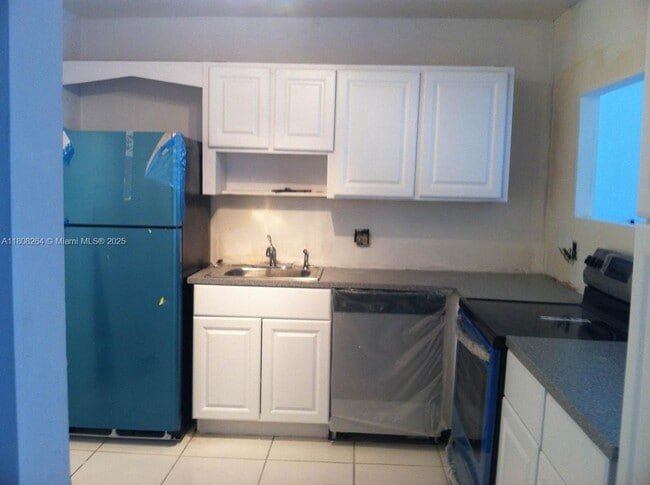 property at 2851 NE 183rd St