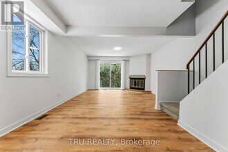 6512 Bilberry Dr in Ottawa, ON - Building Photo - Building Photo