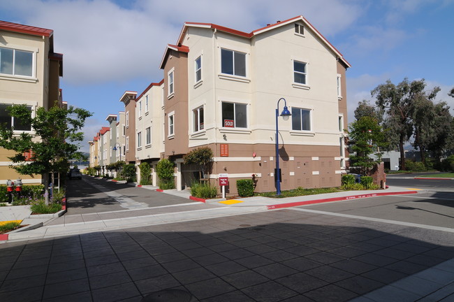 Building 2 in Dublin, CA - Building Photo - Building Photo