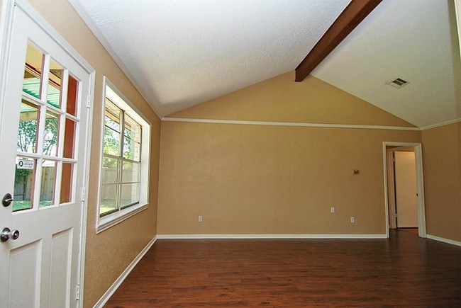 16338 Autumn Wind Dr in Houston, TX - Building Photo - Building Photo