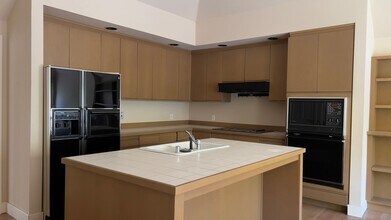 1804 Bellevue Way NE in Bellevue, WA - Building Photo - Building Photo