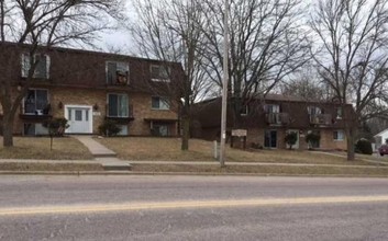 Draper Square Apartments in Baraboo, WI - Foto de edificio - Primary Photo