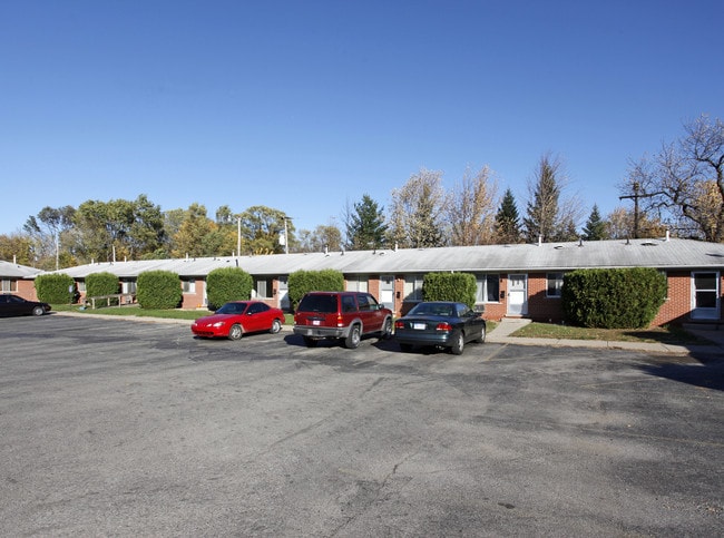 Forest Court Apartments in Ypsilanti, MI - Building Photo - Building Photo