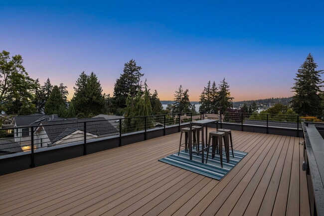 745 17th Ave W in Kirkland, WA - Building Photo - Building Photo