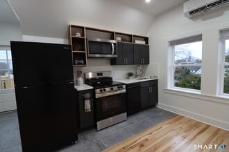 55 Channing St in New London, CT - Building Photo - Building Photo