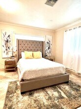 1200 Hollywood Blvd in Hollywood, FL - Building Photo - Building Photo