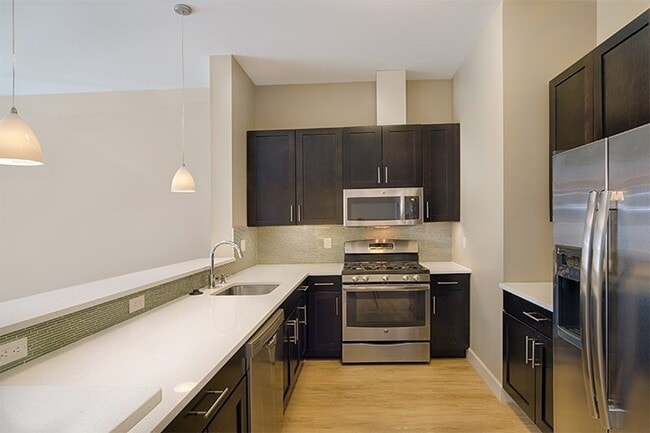 33 Rogers St, Unit T31 in Cambridge, MA - Building Photo - Building Photo