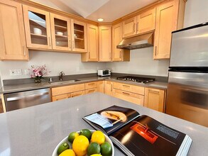 10726 Randy Ln in Cupertino, CA - Building Photo - Building Photo