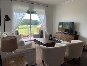 11720 St Andrews Place, Unit 302 in Wellington, FL - Foto de edificio - Building Photo