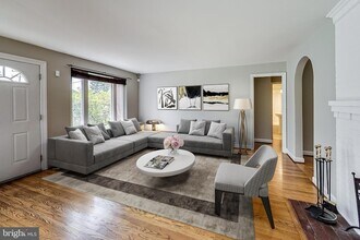 8617 Lynbrook Dr in Bethesda, MD - Building Photo - Building Photo