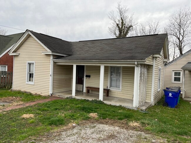 304 Giles Rd in Blacksburg, VA - Building Photo - Building Photo