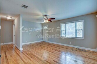 1706 E 22nd St in Austin, TX - Foto de edificio - Building Photo