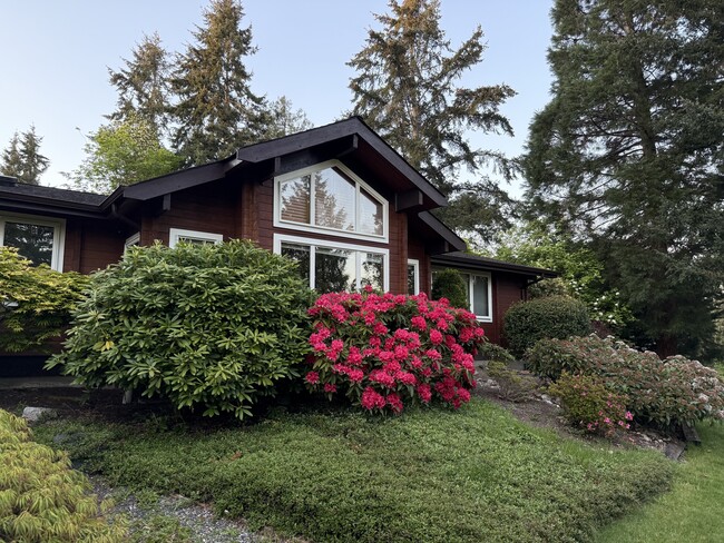 property at 1106 NE Wing Point Way