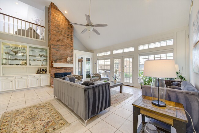 property at 3622 Springhill Ln