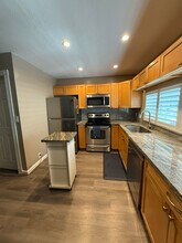 68-172-172 Au St in Waialua, HI - Building Photo - Building Photo
