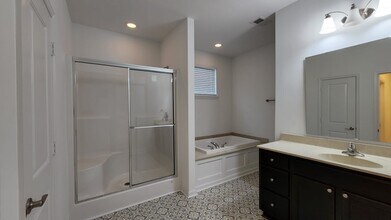 4028 Trenwith Ln in Virginia Beach, VA - Building Photo - Building Photo