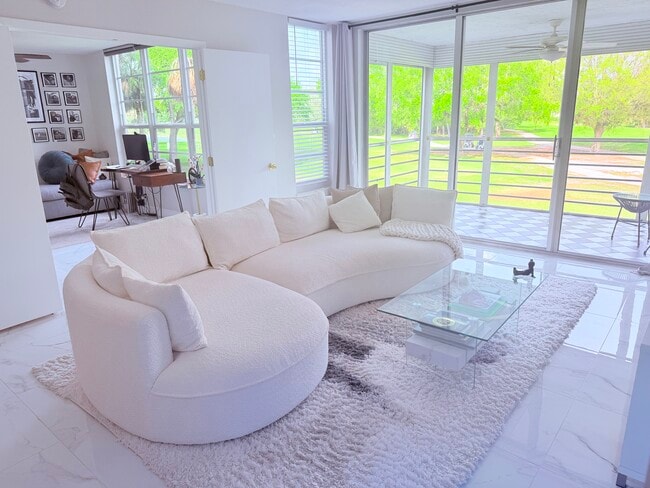 property at 545 Oaks Ln