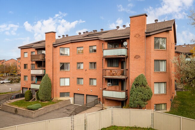 1360 Hyman Blvd in Montréal, QC - Building Photo - Building Photo