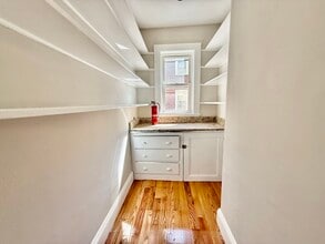 112 College Ave, Unit 1 in Medford, MA - Building Photo - Building Photo