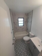 412 Conniston Rd in West Palm Beach, FL - Foto de edificio - Building Photo