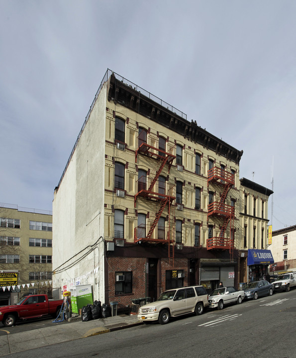 4 Malcolm X Blvd in Brooklyn, NY - Foto de edificio