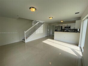 385 NW 82nd Terrace in Miami, FL - Building Photo - Building Photo