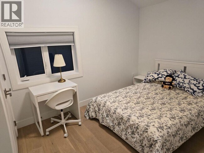 2881 E Georgia St in Vancouver, BC - Building Photo - Building Photo