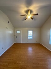 10826 Lejean Dr in Midwest City, OK - Foto de edificio - Building Photo