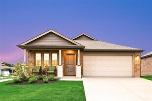 300 Fairmeade Dr in Terrell, TX - Building Photo