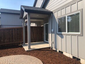 2604 Ross Ln in Eugene, OR - Building Photo - Building Photo