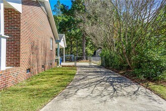 184 E 12 Oaks Rd in Raeford, NC - Building Photo - Building Photo