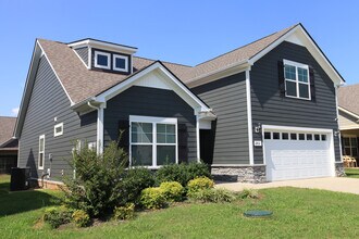 2431 Hollis Dr in Murfreesboro, TN - Foto de edificio - Building Photo