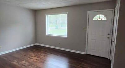40 Edgehill Dr in Jackson, TN - Building Photo - Building Photo